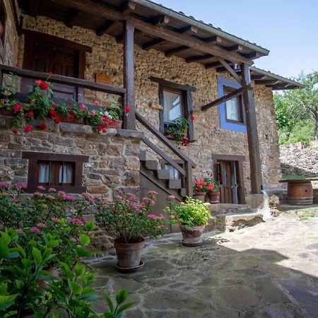 Viviendas El Barrio Cabezón de Liébana Exteriör bild
