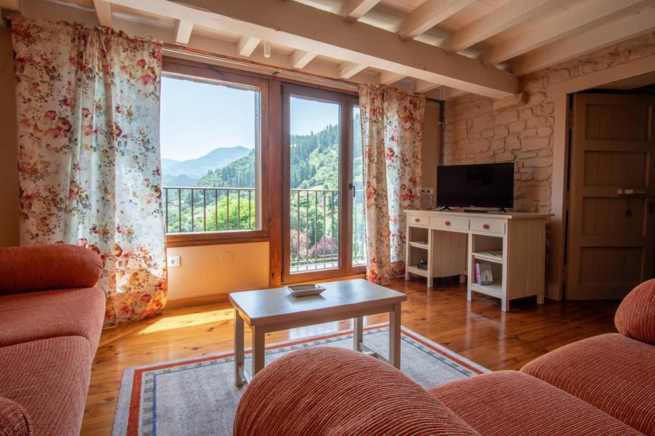 Viviendas El Barrio Cabezón de Liébana Exteriör bild