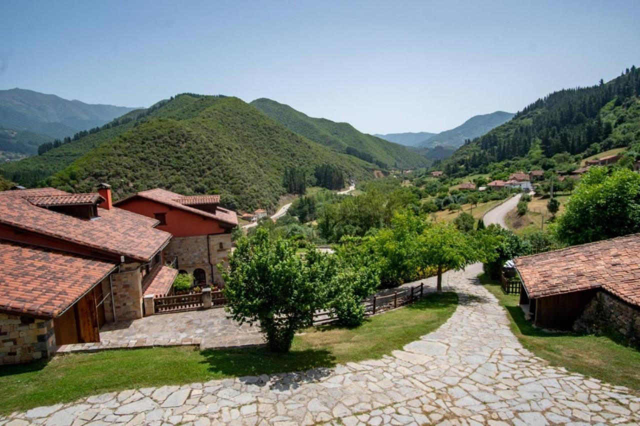 Viviendas El Barrio Cabezón de Liébana Exteriör bild