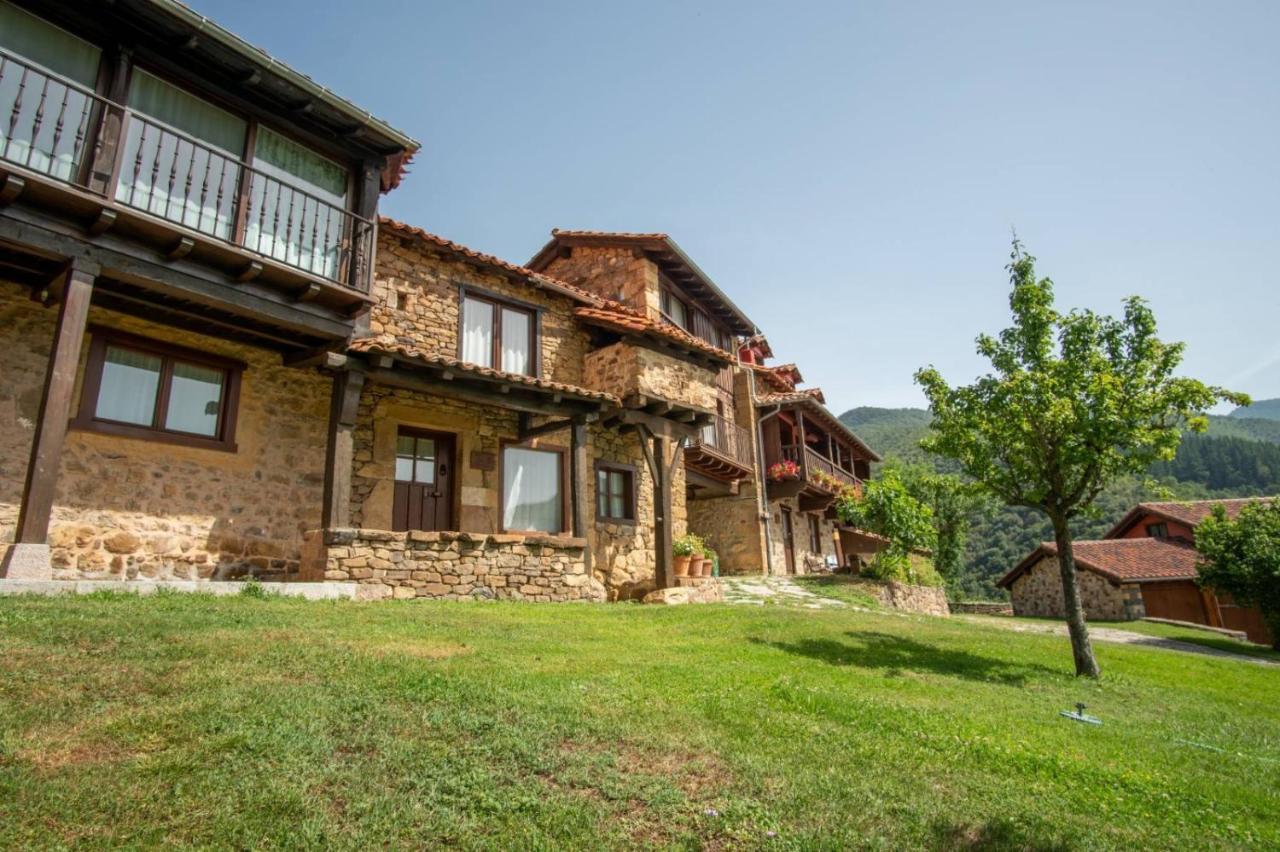 Viviendas El Barrio Cabezón de Liébana Exteriör bild