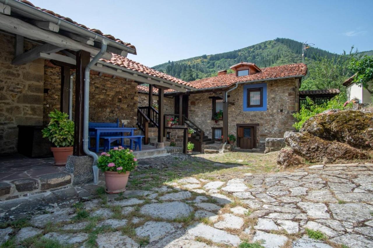 Viviendas El Barrio Cabezón de Liébana Exteriör bild